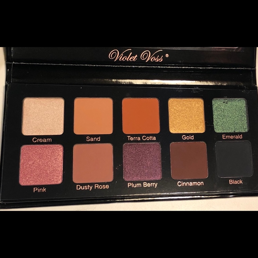 Violet Voss Essential PRO SeriesEye Shadow…